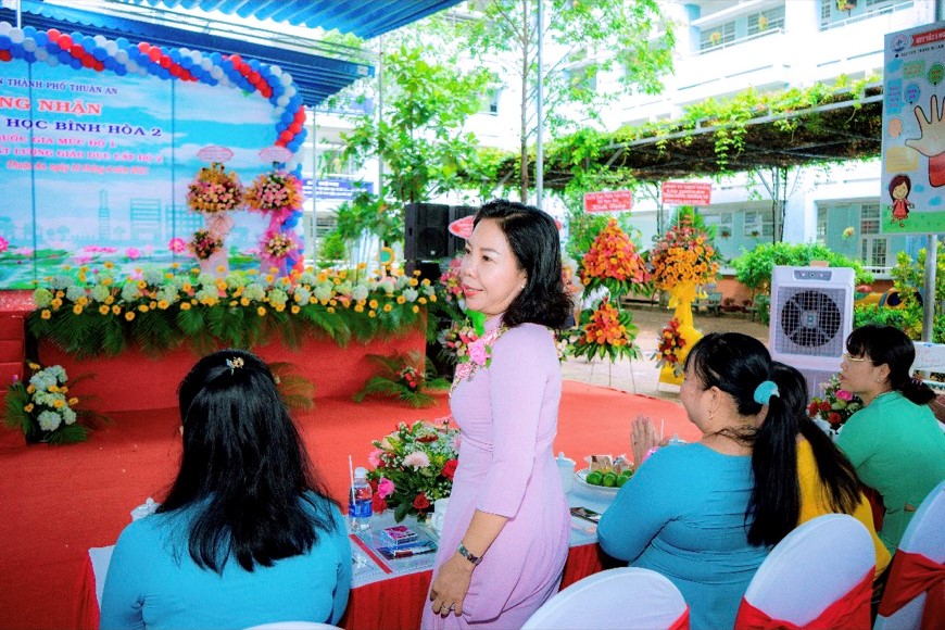 Bà Nguyễn Thị Kim Tuyết 